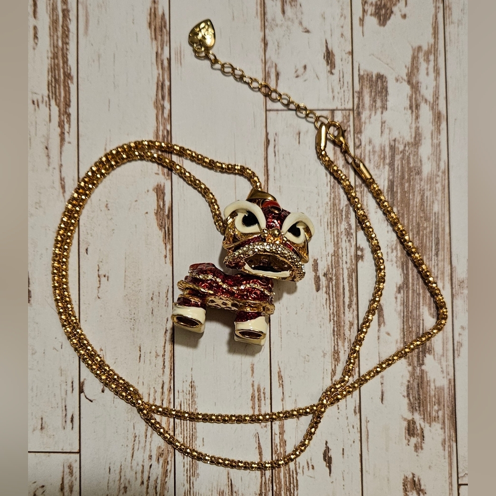 BETSEY JOHNSON ALLOY AND ENAMAL CHINESE LION WITH RHINESTONES NECKLACE